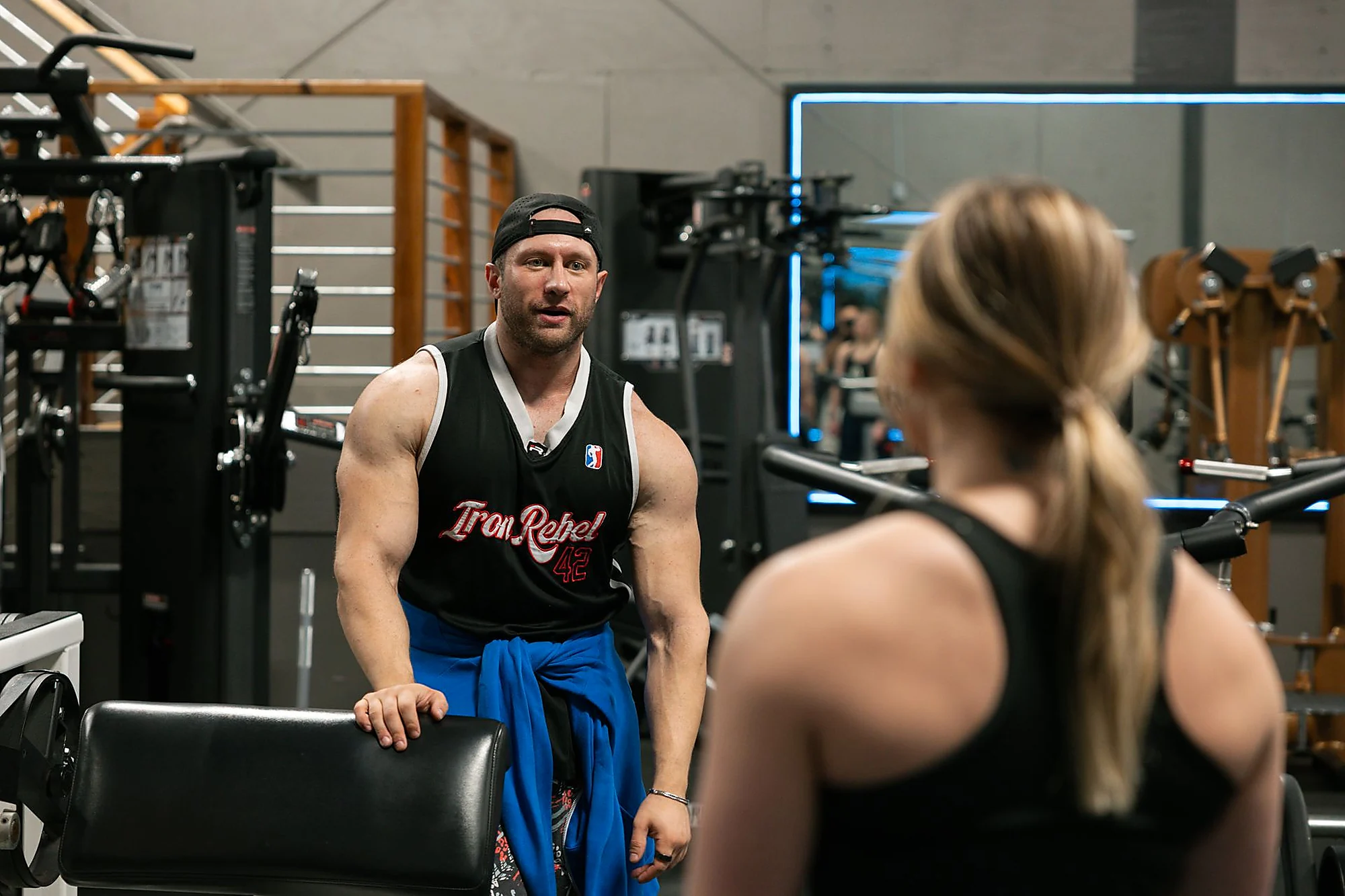 An Aegis coach talking a client through the session